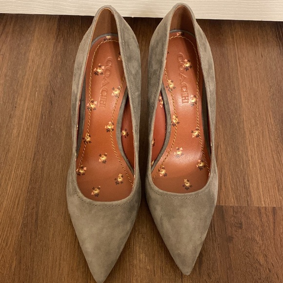 COACH Waverly Pump - Picture 7 of 15